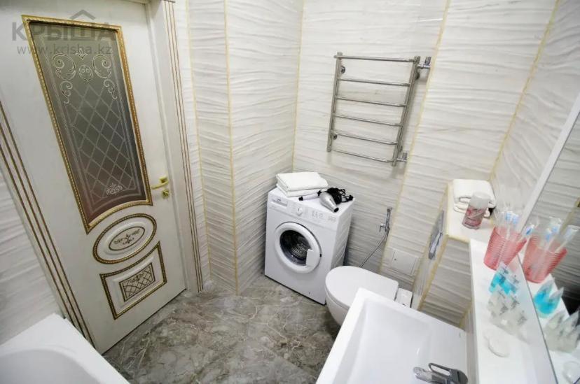 Жк Атамекен В Элитном Районе, 2 Комнатная Almaty Eksteriør billede